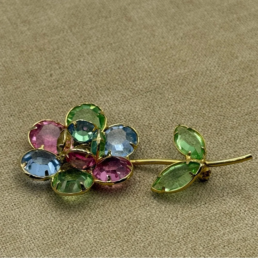Vintage uranium glass 1980s Elegant Multicolor Floral Brooch - Picture 4 of 9